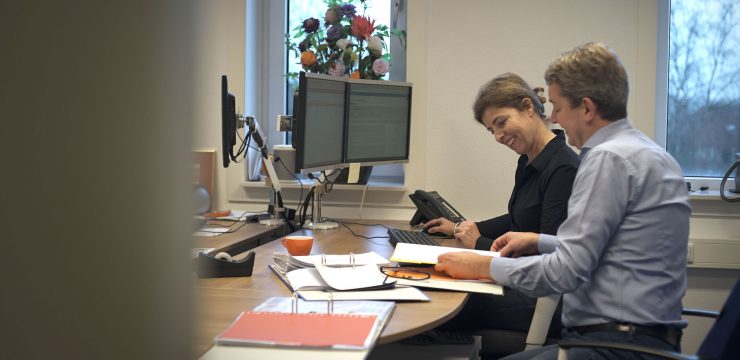 Medewerkers van Advice doen uw Accountancy, ZZP administratie, belastingaangifte